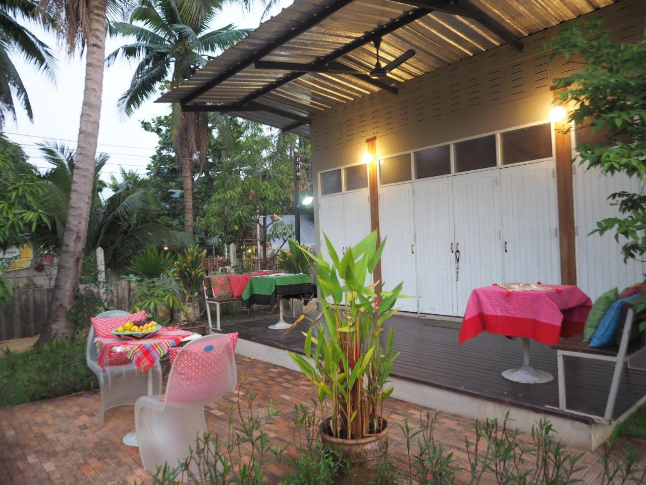 Amphawa Caza Platuu Bed and Breakfast Exterior foto